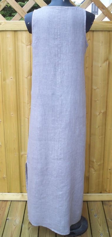 Grå Lång Ärmlös Linneklänning. Puro Lino
