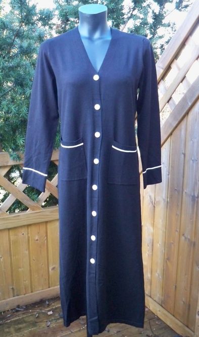 Huvudbild Svart stickad lång kofta klänning med lång ärm