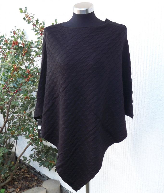 Svart Poncho Med Flätmönster Viskos Ull