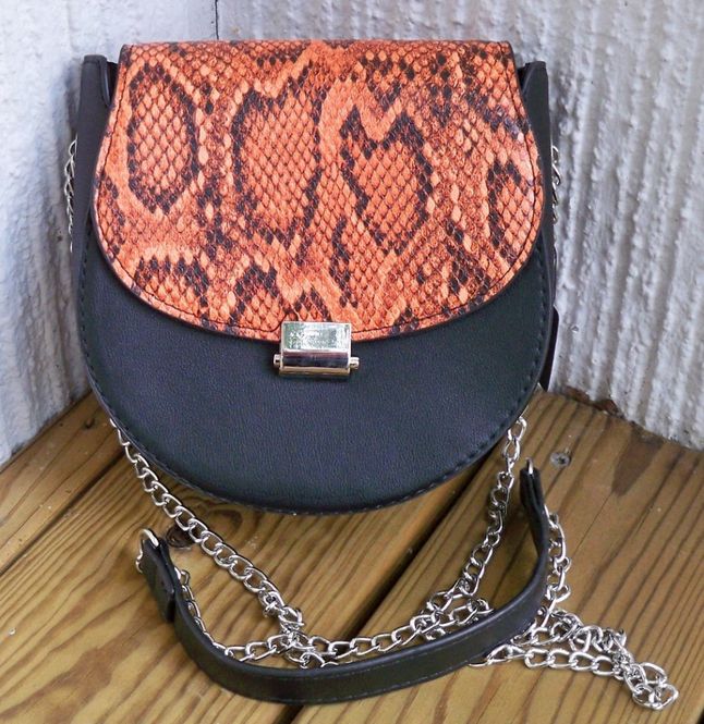 Huvudbild Axelremsväska Svart/orange ormskinn