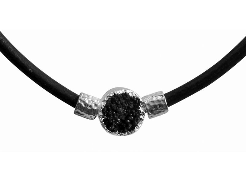 Svart Läderhalsband Med Svart Sten Dansk Smykkekunst