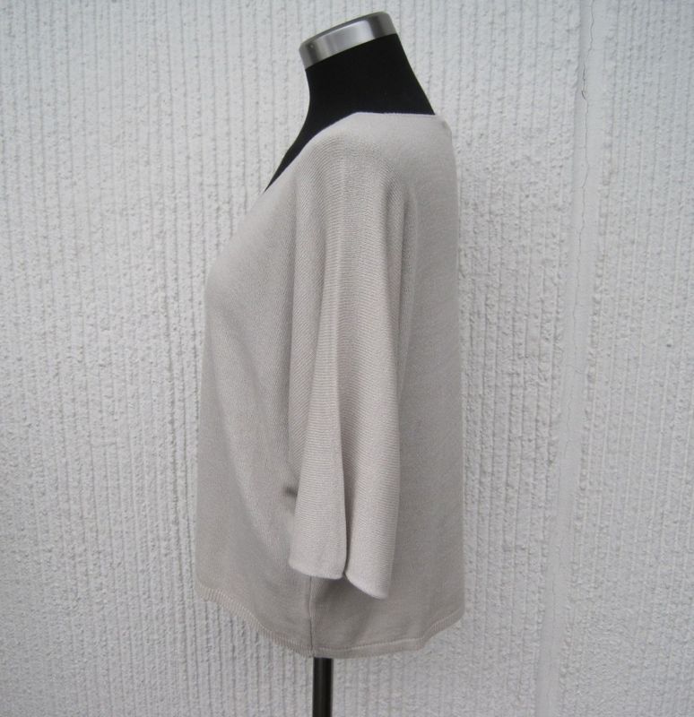 Sandbeige Finstickad Tröja Med Kort Ärm