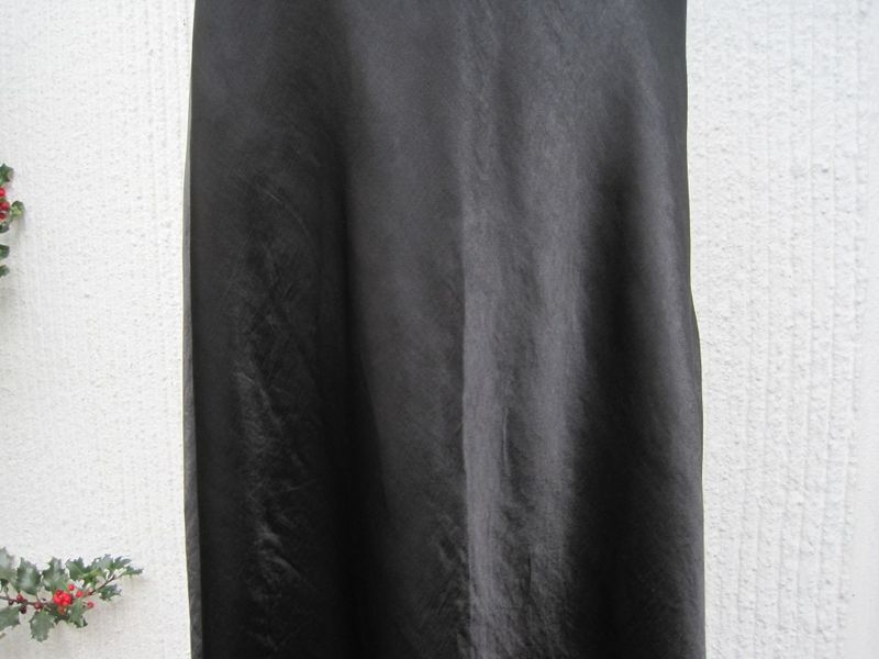 Gemini - Svart Ankellång Kjol Blank Viskos
