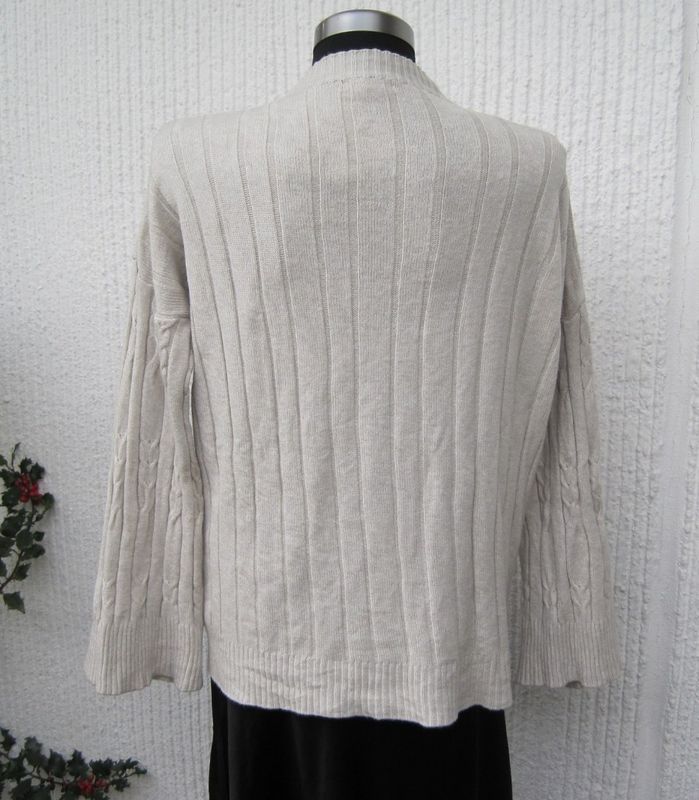 Gemini - Ljusbeige Stickad Tröja Med Flätmönster