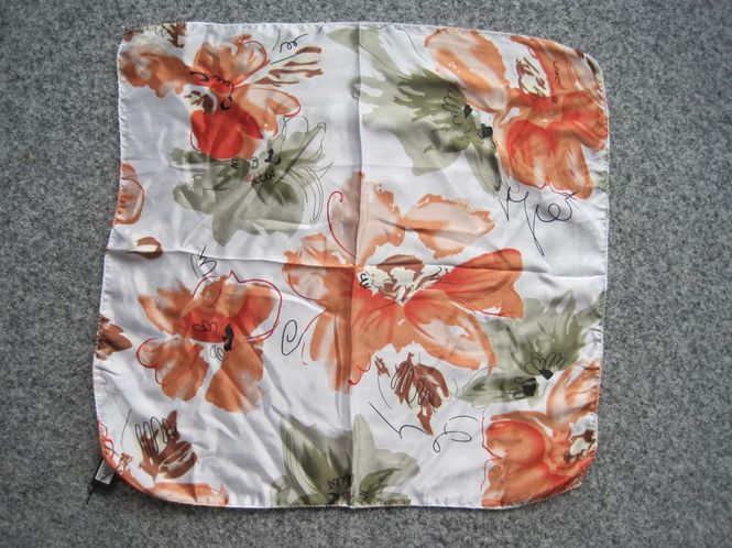 Huvudbild Orange Grön Vit Liten Blommig Scarf