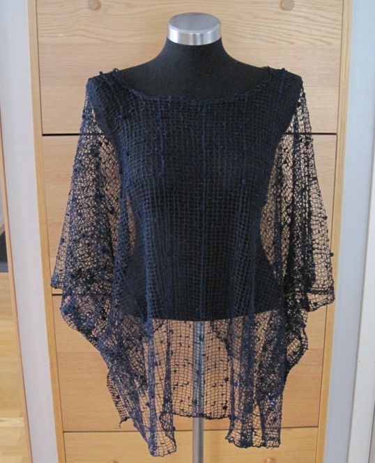 Huvudbild Mörkblå Spetsponcho / Nätponcho