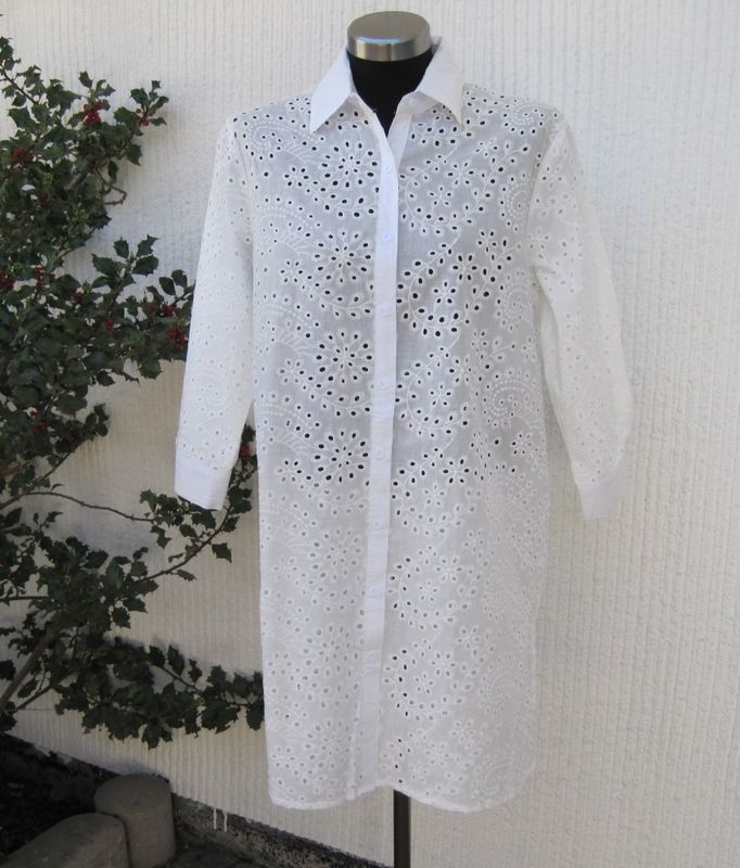 Vit lång brodyrblus långskjorta