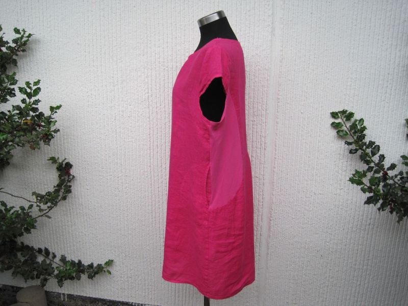 Hallonrosa Linneklänning med holkärm. Puro Lino