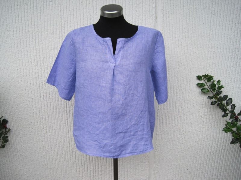 Lila Linneblus med halvlång ärm. Made in Italy