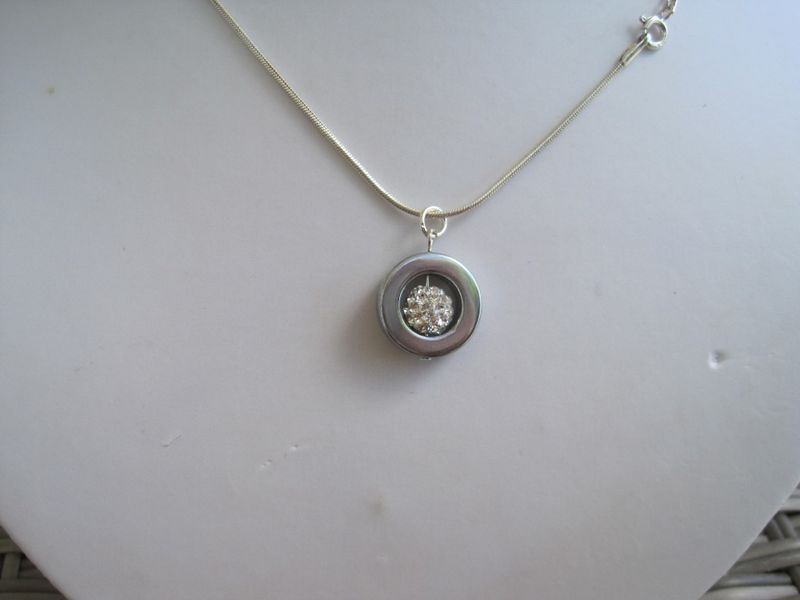 Halsband Silver Hematit Kristaller Magnani Smyckesdesign